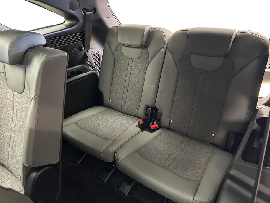 Kia Sorento 1.6 T-GDi Plug-in Hybrid 4WD DynamicPlusLine 7p | Apple Carplay / Android Auto | Navigatiesysteem | Licht + Regensensor | Stoel + Stuurverwarming | Elektrisch Verstelbare Bestuurdersstoel | Elektrisch Bedienbaar Schuif / Kanteldak | Elektrisch bedienbare 