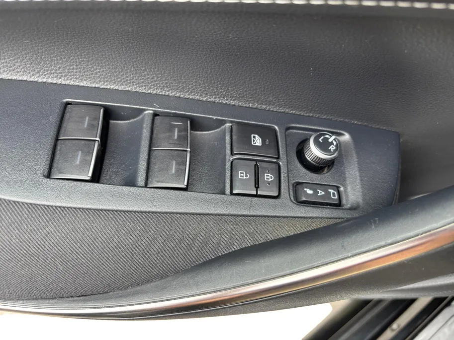 Toyota Corolla Touring Sports 2.0 Hybrid Business Plus | ACHTERUITRIJ CAMMERA | ADAPTIVE CRUISECONTROLE | NAVIGATIE | HYBRIDE |