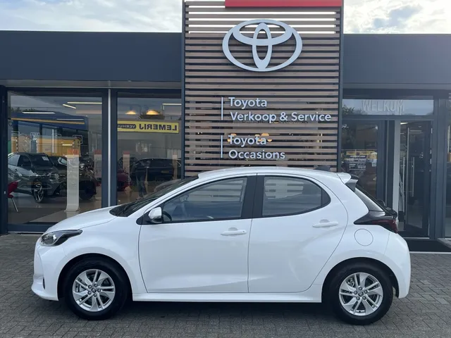 Toyota Yaris 1.5 Hyrid 115 Active | 3500 euro demo korting