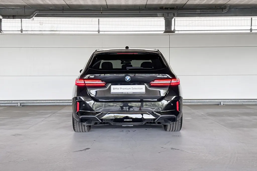 BMW i5 Touring xDrive40 84 kWh
