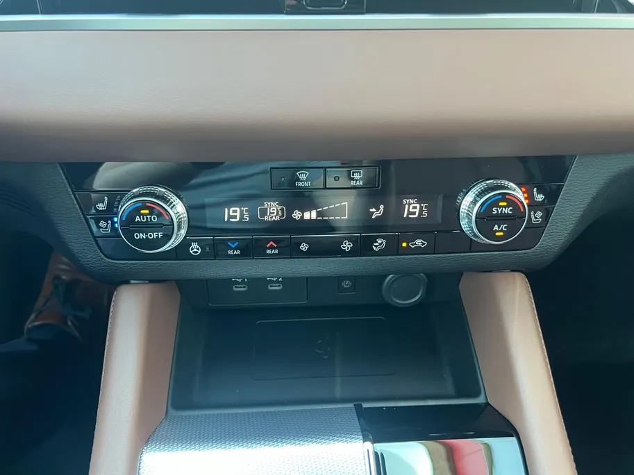 Mitsubishi Outlander 2.4 PHEV Instyle+ € 5.000 euro korting eigen voorraad| 8 jaar garantie| Snel leverbaar | Totaalprijs op is op.m26