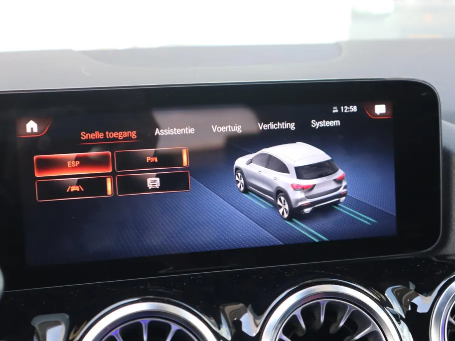 Mercedes-Benz GLA 250 e AMG Line l Stoelverwarming l Achteruitrij camera l Ambiente lichtpakket