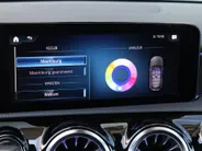 Mercedes-Benz A-Klasse 180 AMG Line l Panorama dak l Keyless entry l Achteruitrij camera l Stoelverwarming