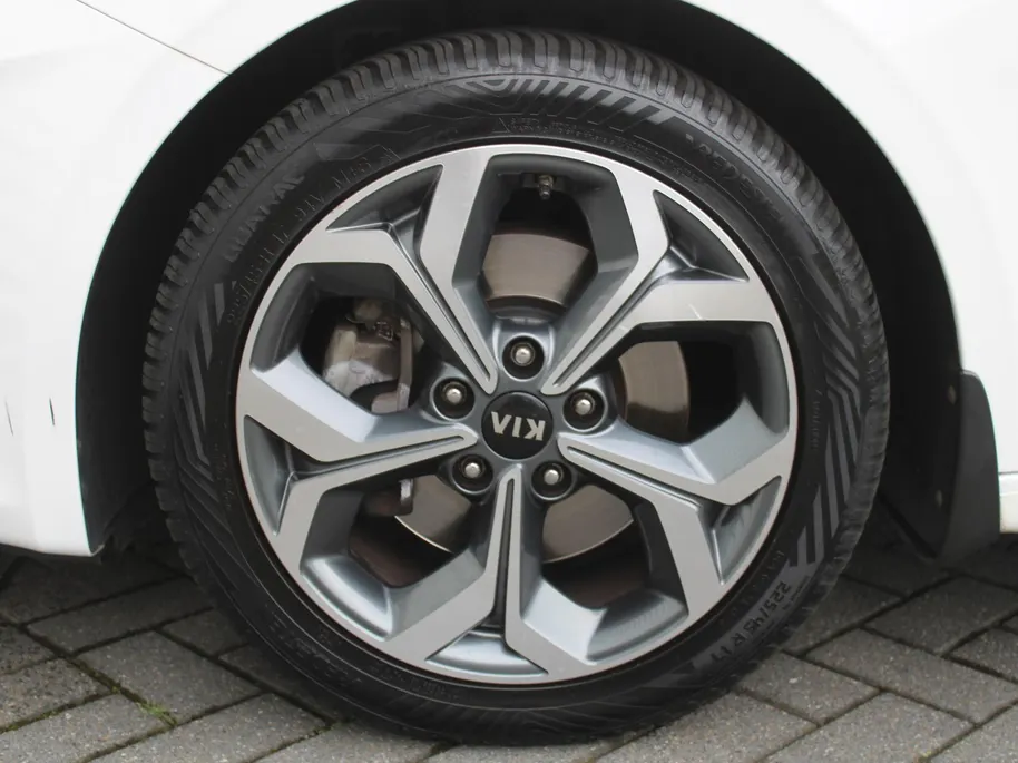 Kia Ceed 1.4 T-GDi DynamicPlusLine | 17 inch | Navi | Camera | Trekhaak | Stoel- Stuurverwarming |