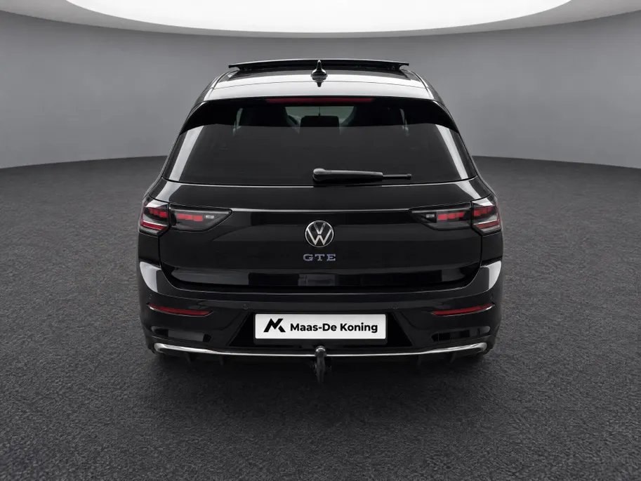 Volkswagen Golf 1.5 272pk DSG eHybrid GTE · Panoramadak · Camera · Alarm · Wegklapbare Trekhaak · Garantie t/m 18-12-2030 of 100.000km