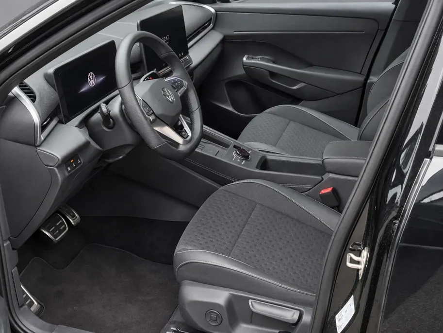 Volkswagen T-Roc 1.5 eTSI 150pk DSG R-Line First Edition · Camera · Apple/Android Car Play · Elek. Achterklep · Matrix LED · Stoel-& Stuurverwarming · 18'' Inch ·