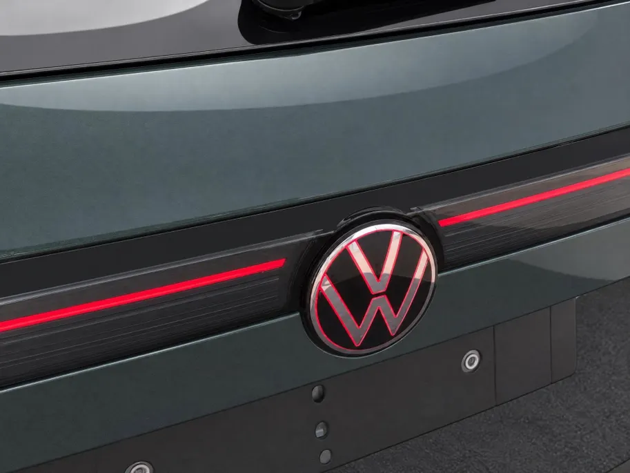Volkswagen Passat Variant 1.5eHybrid 272PK R-Line Black Style Plus · Leder · Harman Kardon · Trekhaak ·  Alcantara hemelbekleding · 360°Camera + Parkeersensoren · Garantie t/m 21-01-2031 of 100.000km
