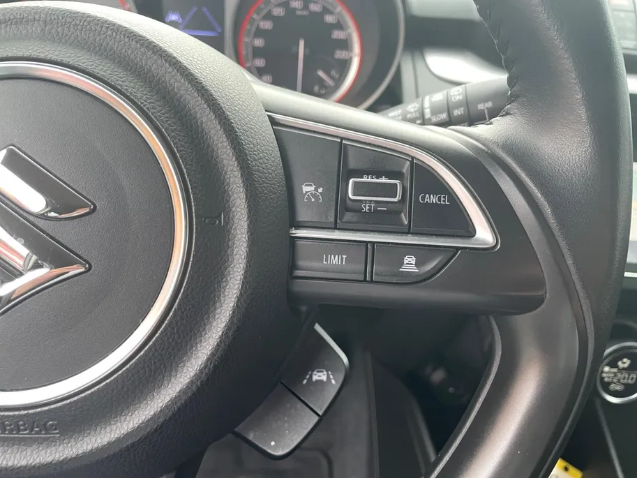 Suzuki Swift 1.2 Style Smart Hybrid | Navigatie| Climate Control| Stoel verwarming| Camera| Parkeersensoren| Multimedia systeem| Keyless start | Dealer onderhouden