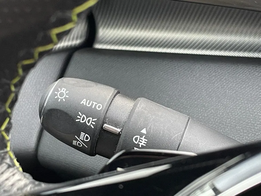 Peugeot 408 1.6 HYbrid GT 225 EAT8 First Edition *Navi*360Camera*Schuif/kanteldak*Trekhaak*Focal Audio*Adapt. Cruise Control* Memory stoel*Elekt. achterklep*Zeer nette auto!