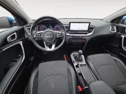 Kia Ceed Sportswagon 1.5 T-GDi DynamicPlusLine 160 PK | Dealer onderhouden | Fabrieksgarantie | Camera | Carplay | Cruise Control Adaptief | stoelverwarming | NAP | 12 Maanden BOVAG Garantie |