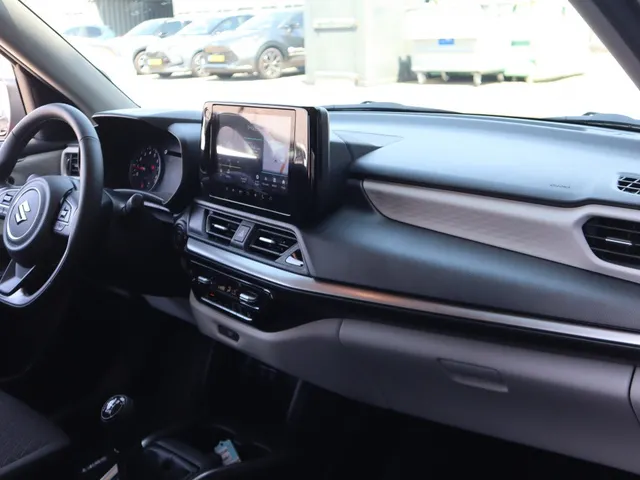 Suzuki Swift 1.2 Style Smart Hybrid