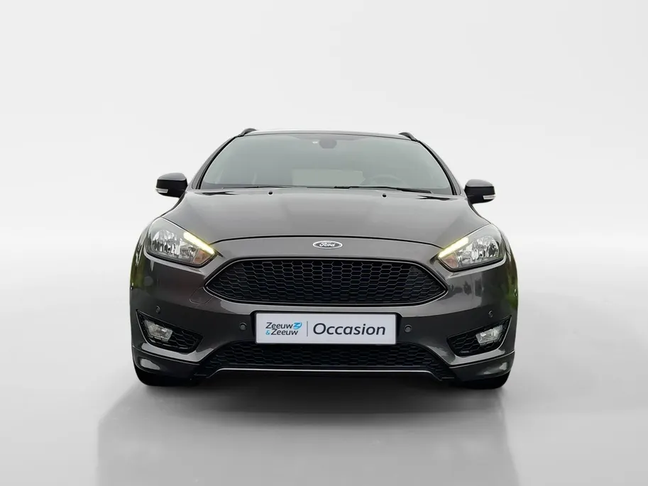 Ford Focus 1.0 ST-Line Wagon | Nieuwe distributieriem | Parkeersensoren | Navigatie | Climate Control | Voorruitverwarming | 17' Lichtmetaal | Trekhaak