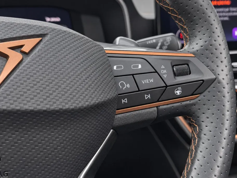 CUPRA Formentor 1.4 245pk DSG e-Hybrid VZ Performance · Panoramadak · 360 Camera · Wegklapbare Trekhaak · Stoel-&Stuurverwarming · 19'' Inch ·
