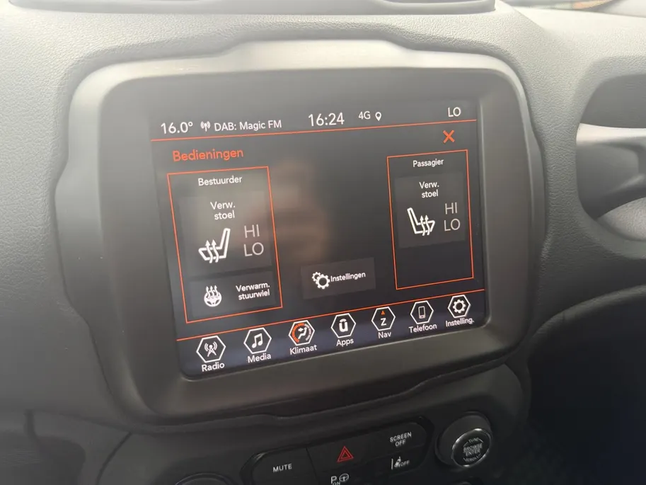 Jeep Renegade 4xe 240 Plug-in Hybrid Electric S 12 MAANDEN GARANTIE! | Stoel/stuur verwarming | Navigatie | Camera | Adapt cruise / Clima control |
