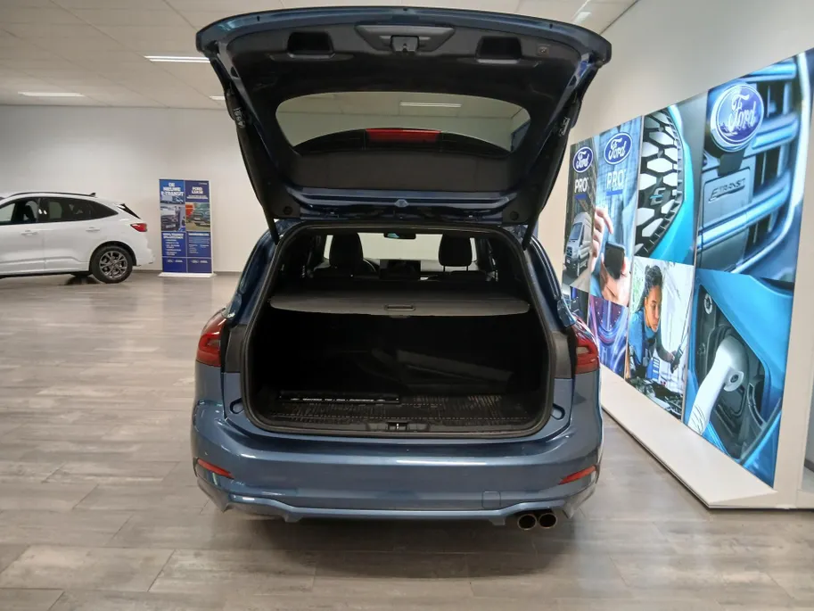 Ford Focus Wagon 1.0 EcoBoost Hybrid ST Line Vignale | Elektrische achterklep | Winter Pack | Driver Assistance Pack | Vol Sensico bekleding | Elektrische trekhaak |