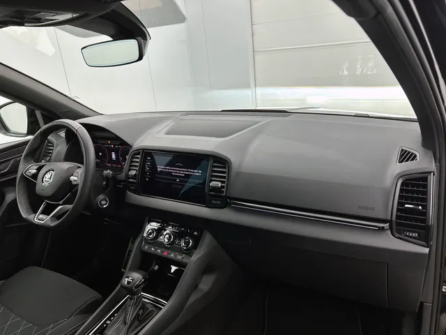 Škoda Karoq 1.5 TSI ACT Sportline Business | PANORAMADAK | 360 CAMERA | WINTERPACK | KEYLESS | NAVI | ELEKTR. ACHTERKLEP