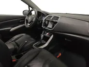 Suzuki S-Cross 1.4 Boosterjet Stijl AUTOMAAT NAVI AIRCO CAMERA ADAPTIEVE CRUISE CONTROLE APPLE CARPLAY ANDROID AUTO SCHUIFKANTELDAK LEER ZEER MOOIE AUTO DEALER ONDERHOUDEN