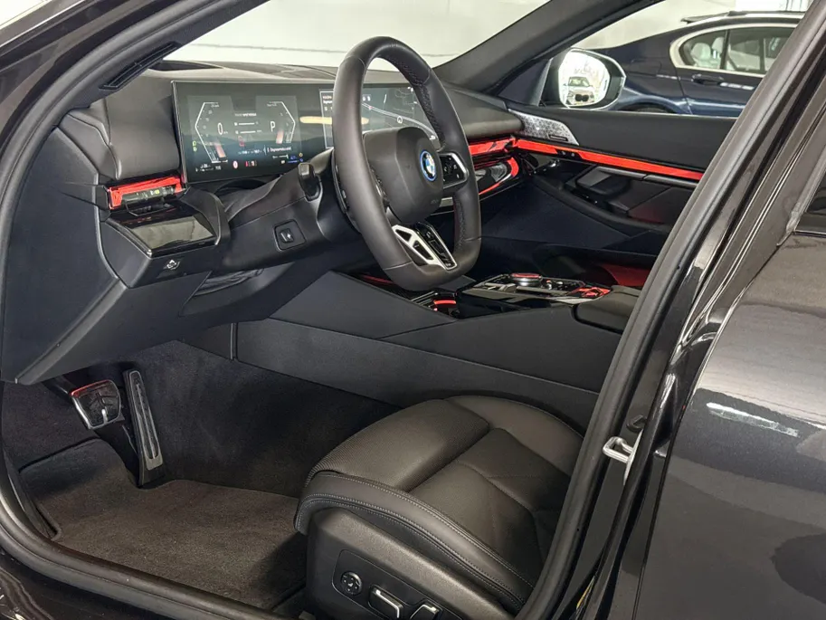 BMW 5 Serie Sedan 550e xDrive