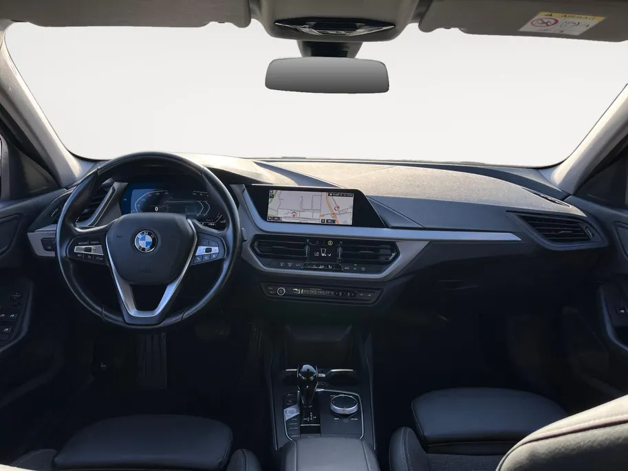 BMW 1 Serie 116i Introduction Edition 1e eigenaar | 18' M Sport velgen | Carplay | Cruise Control | Navi | Parkeersensoren | Digitale Cockpit | Etc.