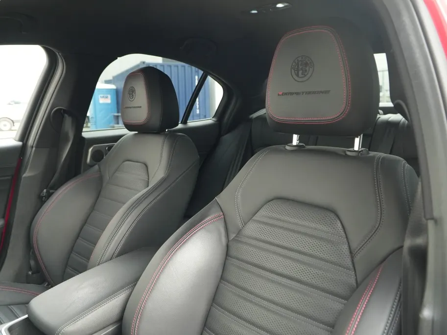 Alfa Romeo Giulia 2.0 Turbo 280 PK Competizione Q4 AWD | Harman | Veloce | 19' VERKOCHT