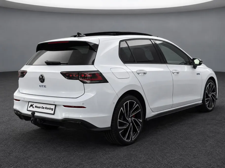 Volkswagen Golf 1.5 272pk DSG eHybrid GTE · Panoramadak · Leder · Trekhaak · Stoelventilatie · Camera · Elek. Voorstoel · Garantie t/m 21-09-2030 of 100.000km