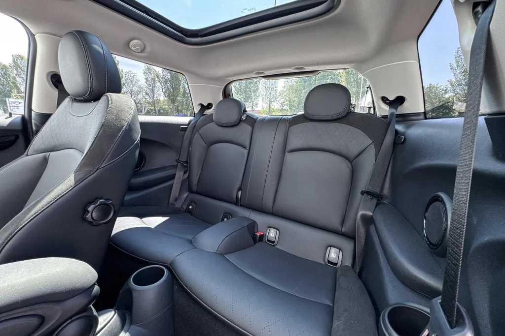 MINI Cooper 3-deurs Cooper Business Edition