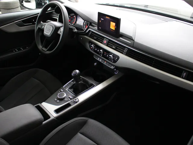 Audi A4 Avant 35 TFSI Pro Line Navigatie | Parkeersensoren | All Season Banden | Dealeronderhouden