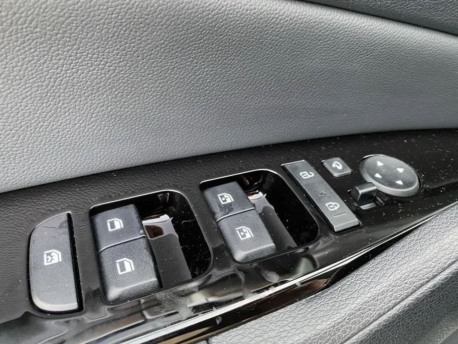 Kia Sportage 1.6 T-GDi Plug-in Hybrid AWD DynamicPlusLine | PHEV | 360 graden camera | Keyless | navigatie | Elektrische achterklep | Stoel-en stuurverwarming