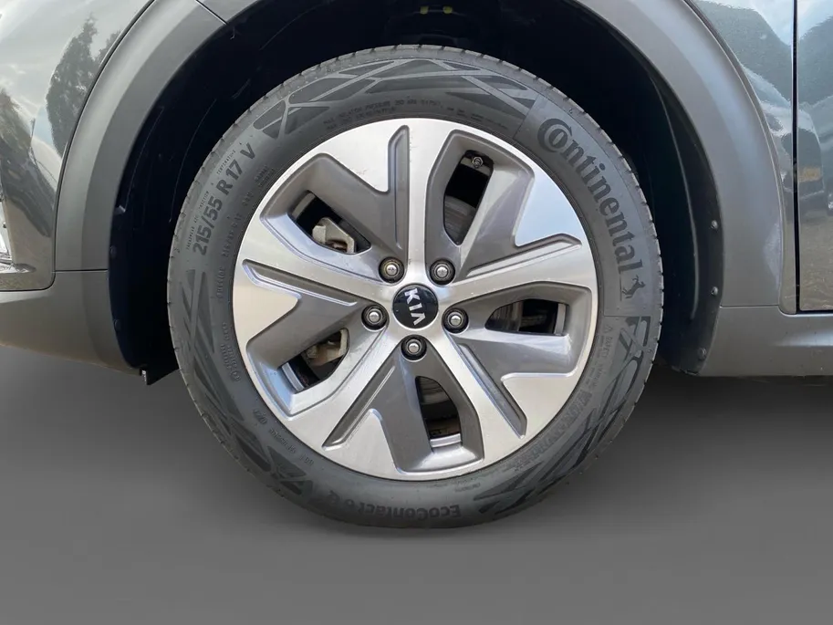 Kia e-Niro DynamicPlusLine 64 kWh | Climate control | Navigatie | Parkeercamera | Stoel + stuurverwarming | Keyless | Schuif-kanteldak | Line assist |