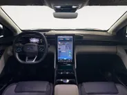 Ford Explorer Limited Edition Extended Range RWD 79 kWh 200 pk | Navigatie | Warmtepomp | Inklapbare trekhaak | Head-up Display | Elektrisch verstelbare bestuurdersstoel met geheugen en massagefunctie
