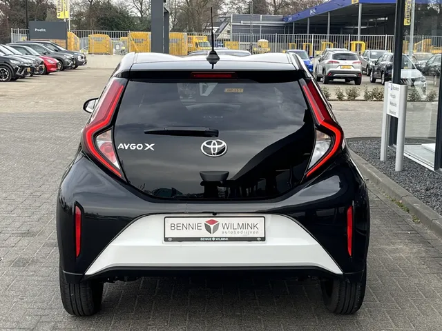 Toyota Aygo X 1.0 VVT-i S-CVT Pulse Bi-Tone