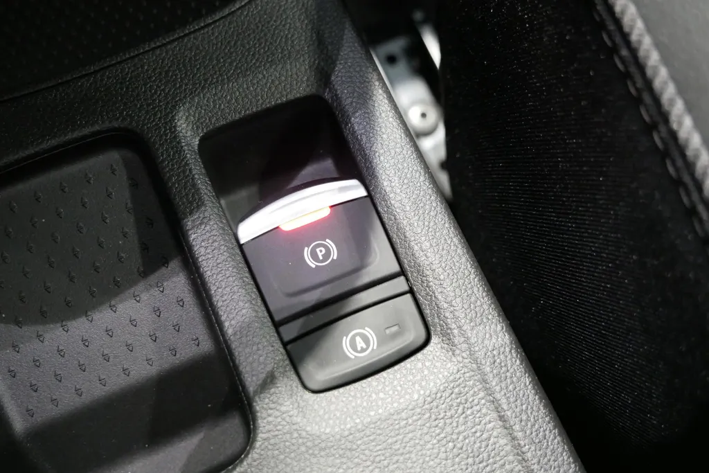 Renault Captur 1.8 E-Tech full hybrid 160 esprit Alpine | Profiteer nu van €3.000,- Zeeuw & Zeeuw voorraadkorting |Elec. Schuif/kantel dak | Harman Kardon geluidinstallatie | Uit voorraad leverbaar op = op