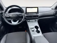 Hyundai Kona EV Fashion 64 kWh | Zeer nette auto | 100 % SOH | Stoelverwarming | Navigatie | Apple CarPlay & Android Auto | Achteruitrijcamera | Dealer onderhouden |