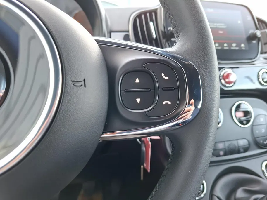 Fiat 500 Club | 1.0 Hybrid | Tech Pack | airco (automatisch) | Apple Carplay / Android Auto | Regensensor | 12 maanden Bovag garantie
