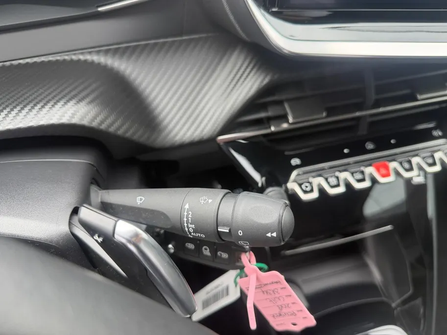Peugeot 208 1.2 Hybrid 110 e-DCS6 Allure | Automaat | Parkeersensoren | Apple Carplay & Android Auto | Cruise Control | Bluetooth | 12 Maanden BOVAG Garantie