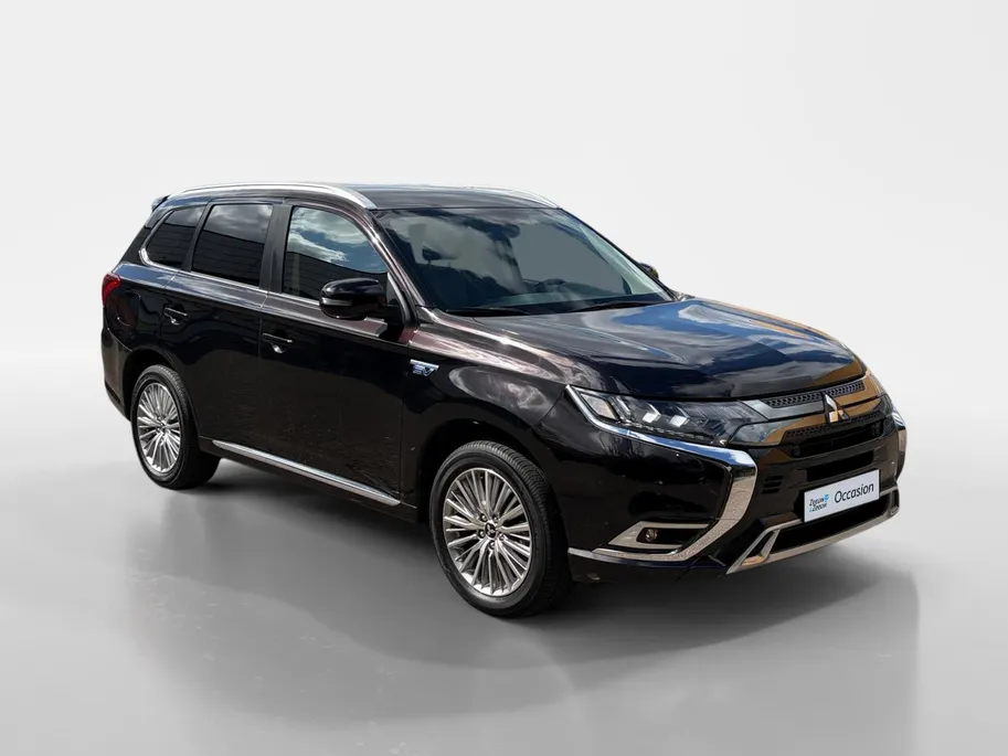 Mitsubishi Outlander 2.4 PHEV Intense Apple Carplay/Android Auto , electronic climate controle , leder , stoelverwarming , lm velgen , cruise , trekhaak .