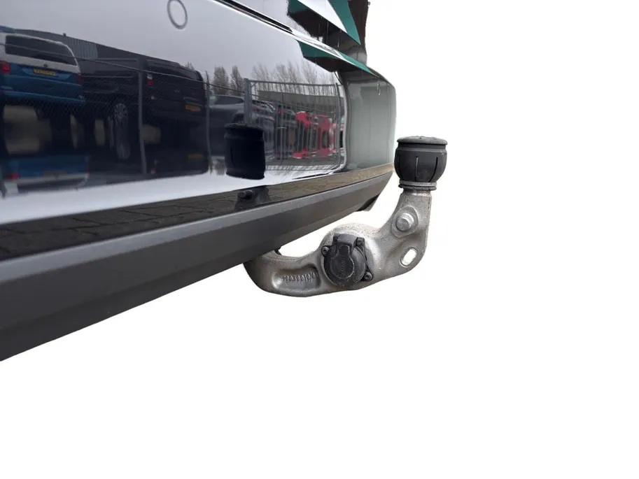 Volvo V90 2.0 T4 Momentum | LEDER | CAMERA | TREKHAAK | DEALER-ONDERHOUDEN | NL-AUTO |