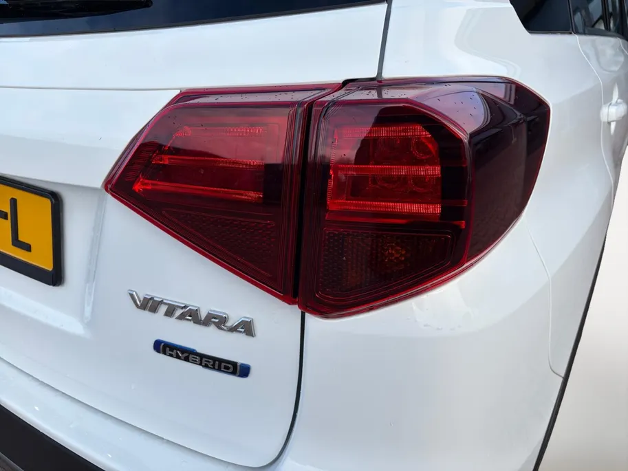 Suzuki Vitara 1.5 Hybrid Select *Automaat*Navi+Camera*Climate Control*LM. Velgen*Parc Assist*Zeer nette auto!