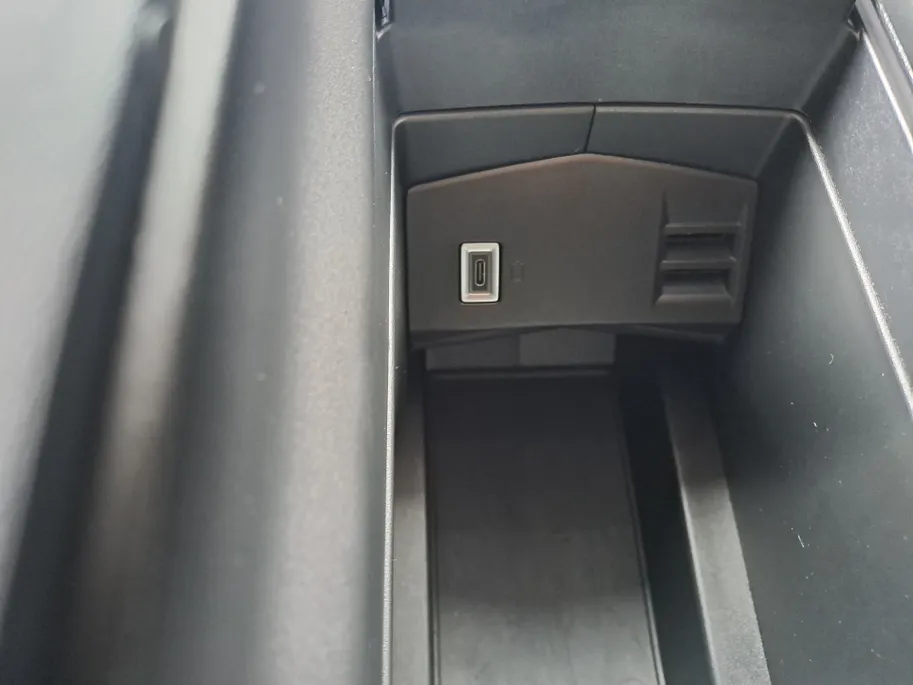 Peugeot 308 1.2 PureTech AUTOMAAT Active Pack Business | Adaptieve Cruise | Climate | Stoelverwarming | Apple Carplay/Android Auto