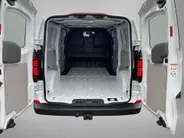 Volkswagen Bedrijfswagens Transporter 2.0TDi 110pk Bestelwagen L2 · Apple Carplay / Android Auto · Schuifdeur links en rechts · Trekhaak · Bijrijdersbank ·