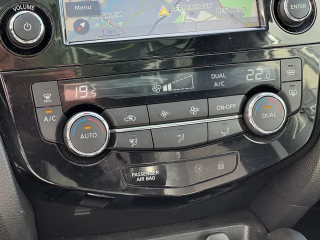 Nissan QASHQAI 1.6 Tekna Design