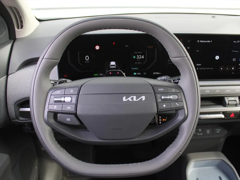 Kia EV3 Plus Advanced 81.4 kWh | Stuur/stoelverwarming | Schuifdak | Camera | Elek. stoelverstelling | 19' LM | Dodehoek detectie | Clima | LED |