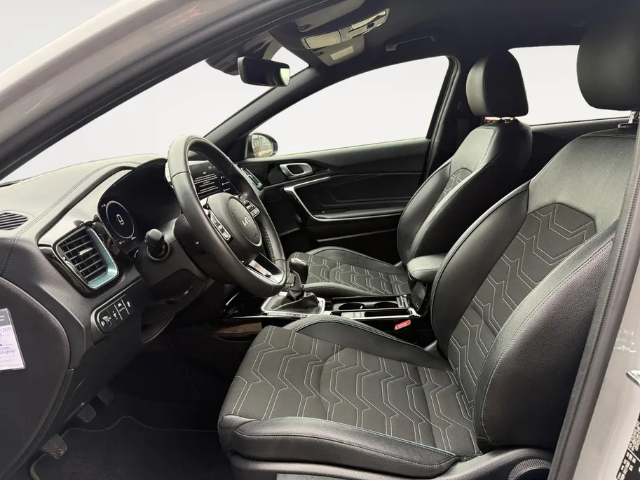 Kia Ceed 1.0 T-GDi Design Edition | Camera | LED | Stoel + Stuurverwarming | Apple Carplay / Android Auto | Halfleder