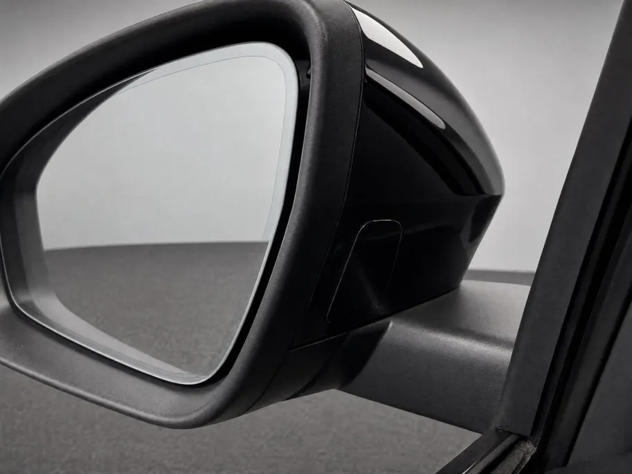 Audi Q6 e-tron S edition 83 kWh 252pk · SOH 96,3% · Panoramadak · 360 Camera · Inklap. Trekhaak ·  Luchtvering · Stuur- & Stoelverwarming · Apple/Android Car Play · Garantie t/m 13-07-2030 of 100.000km