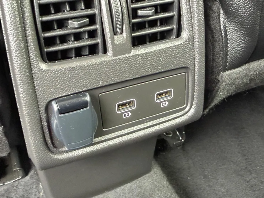 Renault Captur 1.0 TCe 90 techno Zeer lage kilometerstand  , Apple Carplay/Android Auto , navi , cruise , camera , lm velgen , parkeersensor , tel , usb .