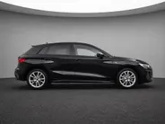 Audi A3 Sportback 40 TFSIe 204pk S-tronic S edition · Camera · Apple/Android Car Play · Stoelverwarming · Navigatie · P-Sensoren · 17'' Inch · Garantie t/m 21-07-2029 of 100.000km  · EXTRA INRUILKORTING ·