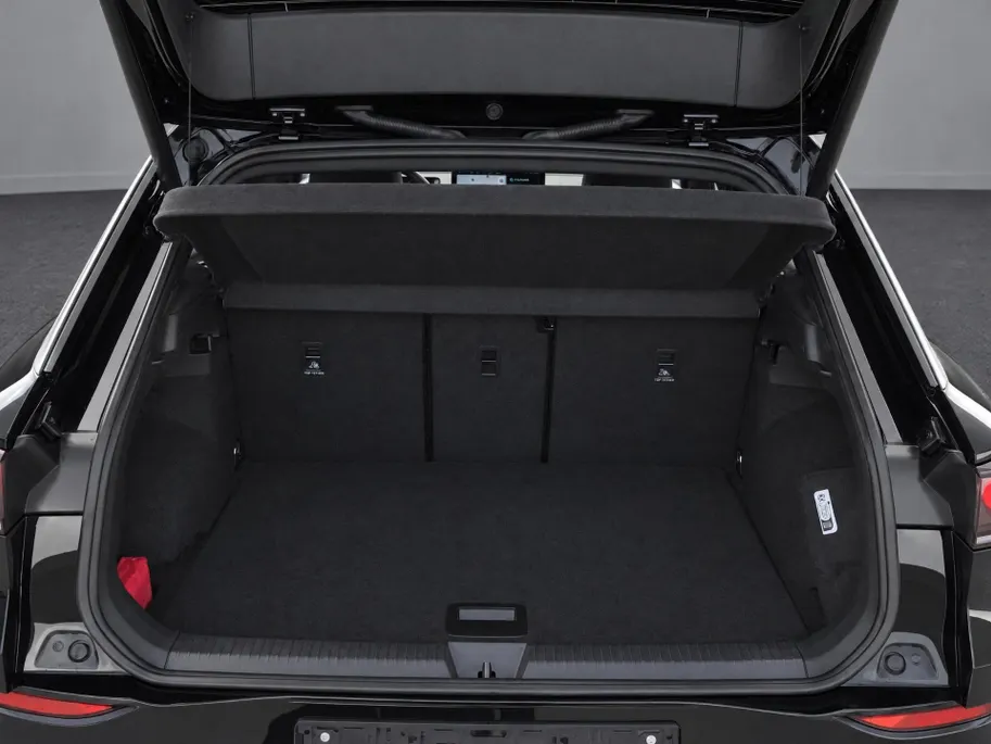 Volkswagen T-Roc 1.5eTSI/150PK R-Line · Navigatie · Camera + Parkeersensoren · Apple/Android Car Play · Garantie t/m 18-12-2027