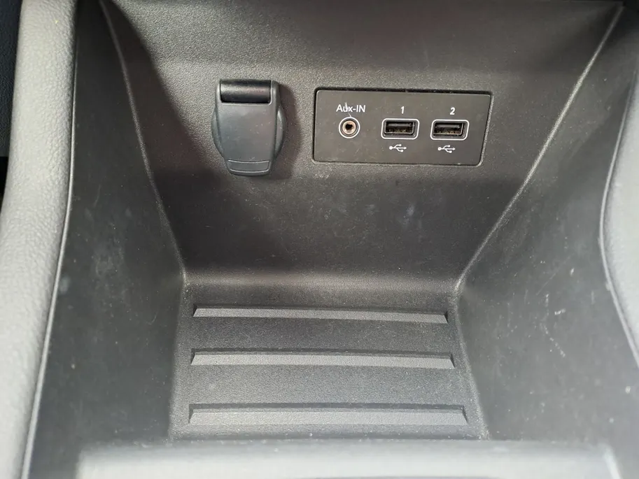 Renault Clio 1.6 E-Tech Full Hybrid 145 evolution AUTOMAAT | Navigatie | Sensoren | Airco | Cruise | Rijstrooksensor met correctie | DAB | Apple Carplay/Android Auto