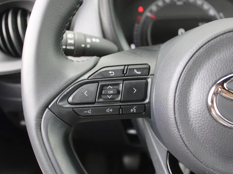 Toyota Aygo X 1.0 VVT-i MT Play | All season 17' | Apple carplay/Android auto | Cruise | Airco | Camera |