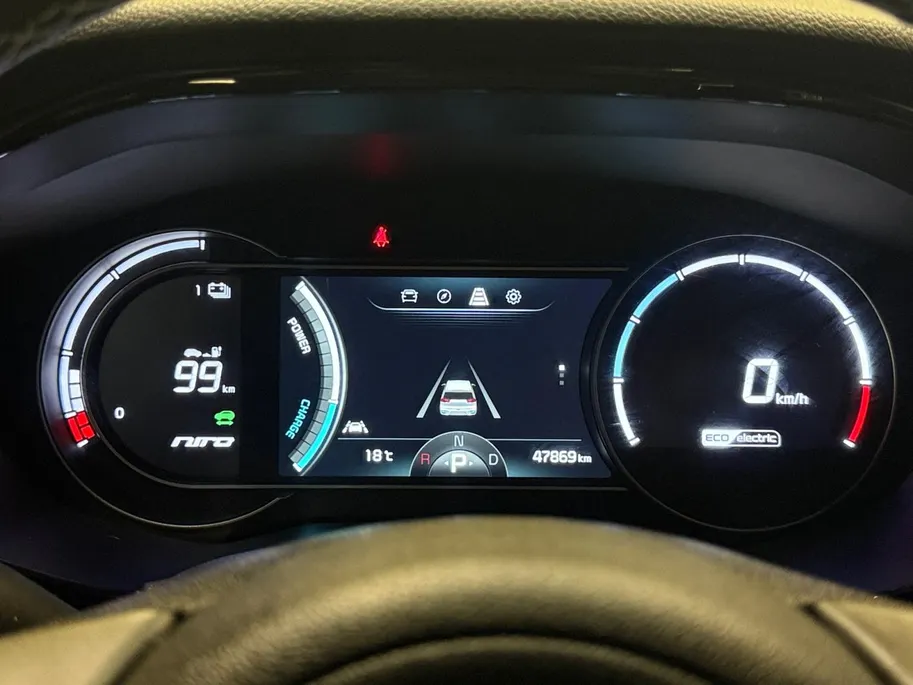 Kia e-Niro DynamicPlusLine 64 kWh | SOH 97,5% | Camera | Keyless | Schuifdak | Navi | Apple Carplay | Android Auto | Lichtmetalen Velgen |